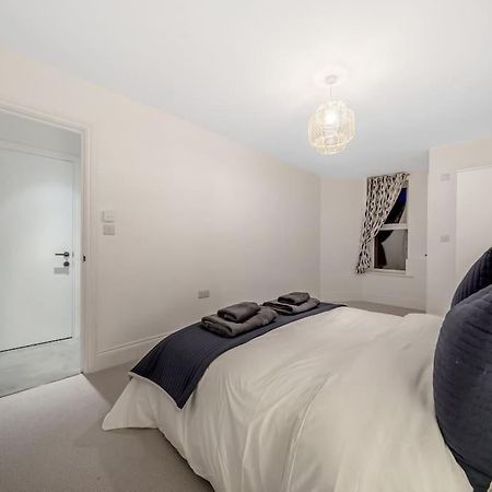 Trendy 2 Bedroom 2 Bathroom Apartment Minutes From Seafront In St Leonard'S Hastings St Leonards-on-Sea Kültér fotó