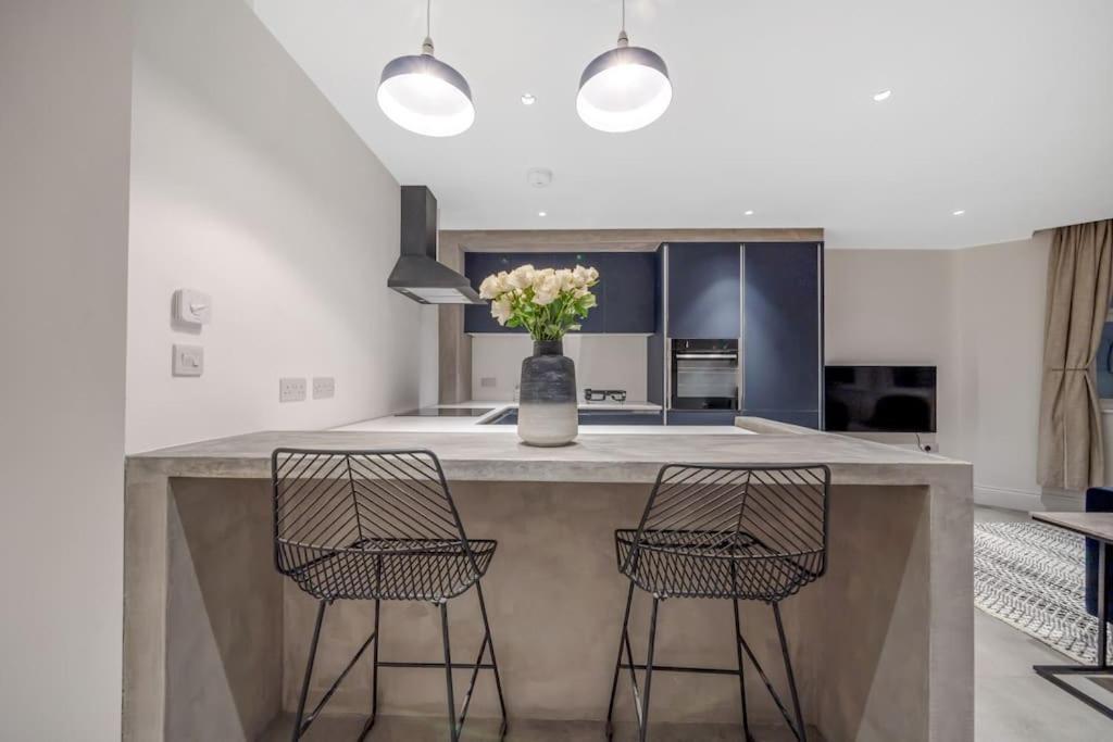 Trendy 2 Bedroom 2 Bathroom Apartment Minutes From Seafront In St Leonard'S Hastings St Leonards-on-Sea Kültér fotó