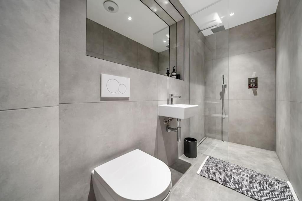 Trendy 2 Bedroom 2 Bathroom Apartment Minutes From Seafront In St Leonard'S Hastings St Leonards-on-Sea Kültér fotó