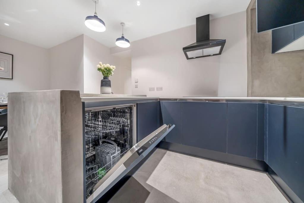 Trendy 2 Bedroom 2 Bathroom Apartment Minutes From Seafront In St Leonard'S Hastings St Leonards-on-Sea Kültér fotó